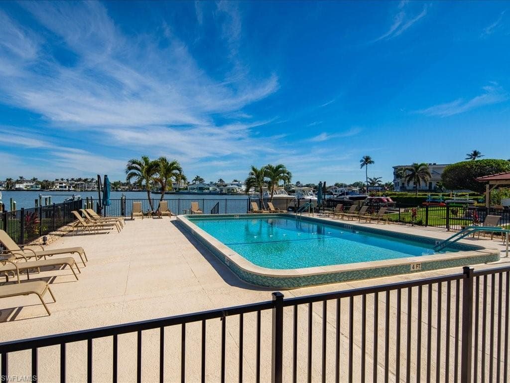 3430 Gulf Shore Blvd N 6i, Naples, FL 34103-45