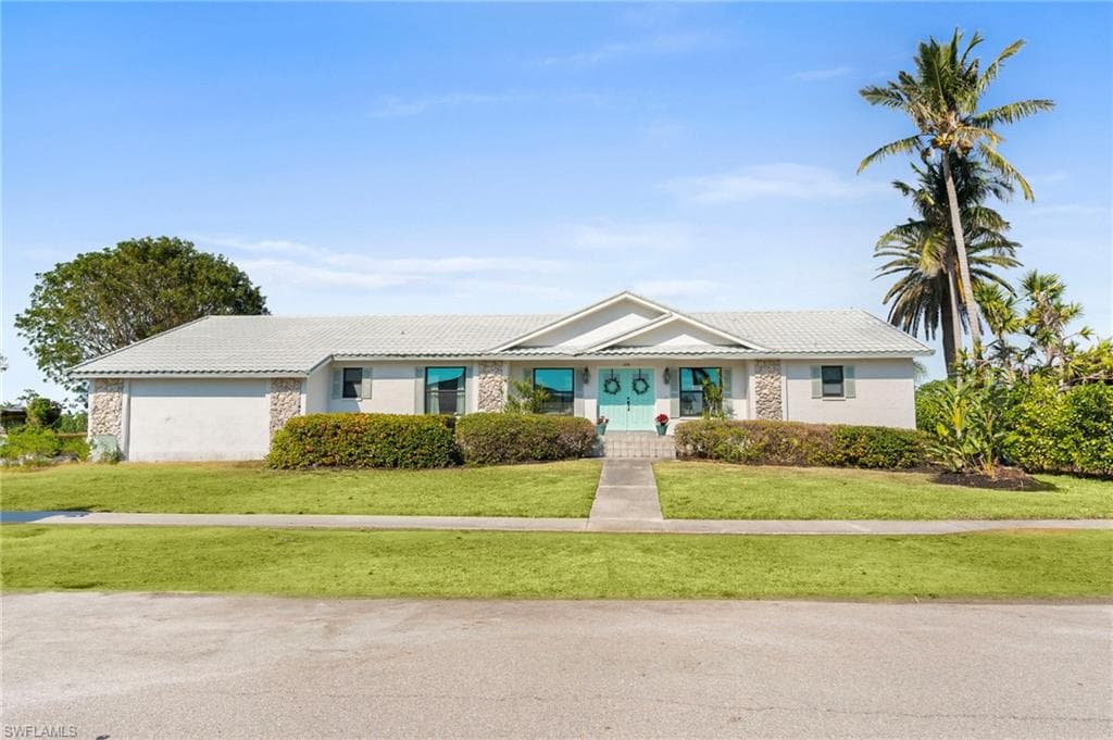 1230 Lilac Ave, Marco Island, FL 34145-3