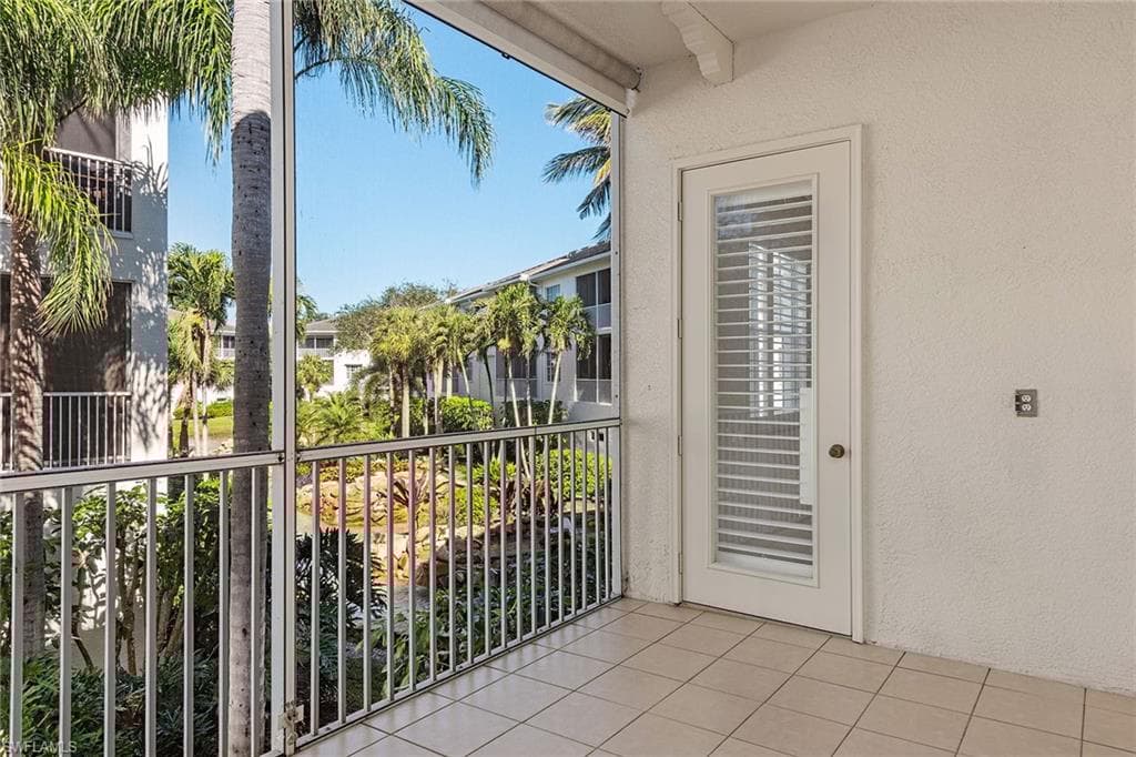 837 Sailaway Ln 101, Naples, FL 34108-12