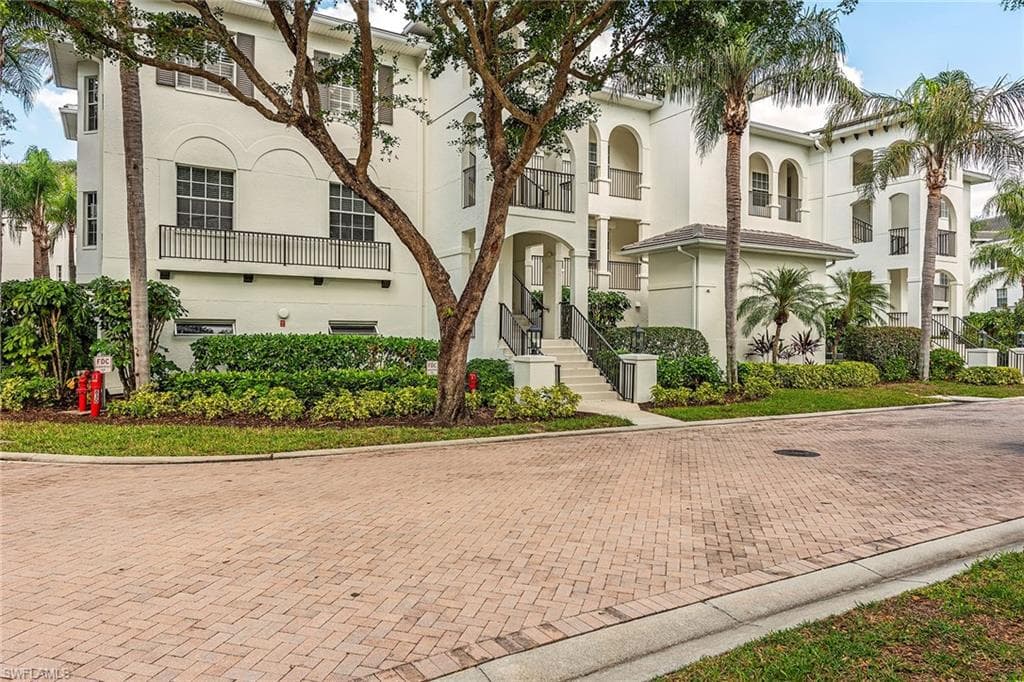 837 Sailaway Ln 101, Naples, FL 34108-1