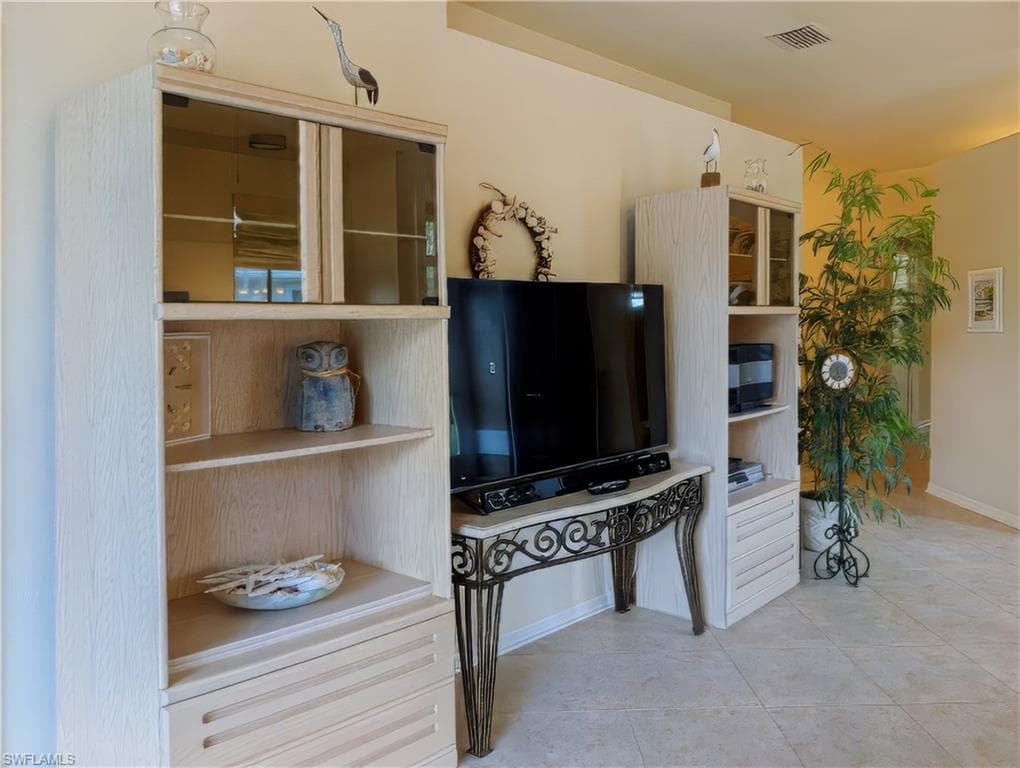 7805 Woodbrook Cir 1, Naples, FL 34104-11