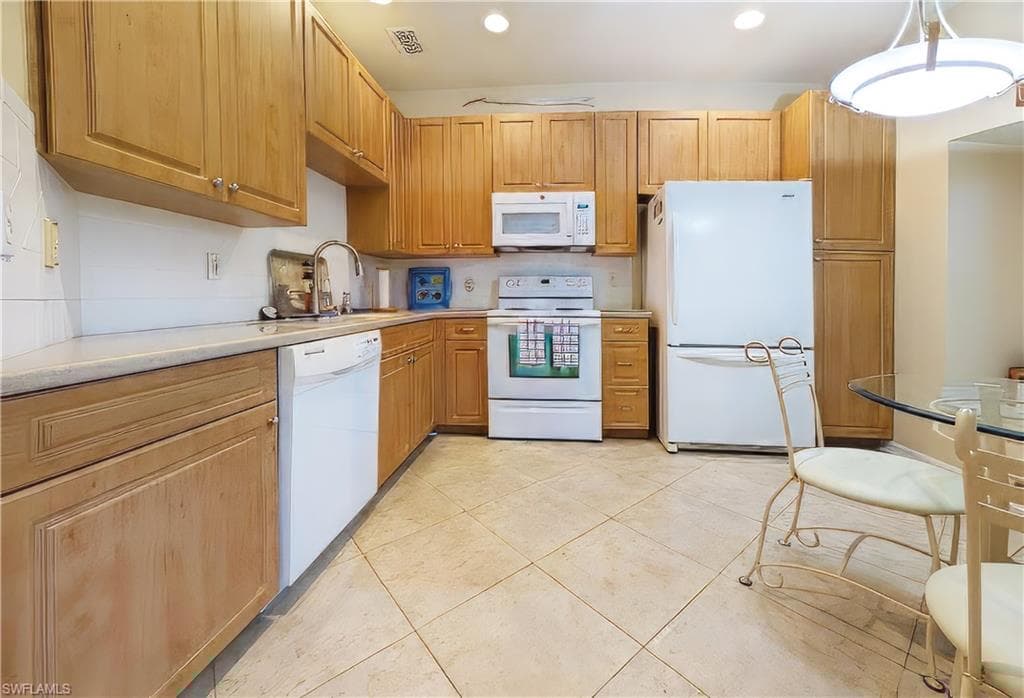 7805 Woodbrook Cir 1, Naples, FL 34104-17