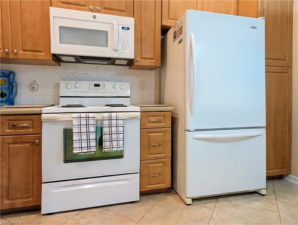 7805 Woodbrook Cir 1, Naples, FL 34104-18