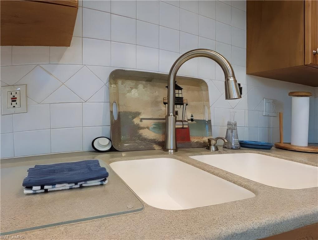 7805 Woodbrook Cir 1, Naples, FL 34104-20
