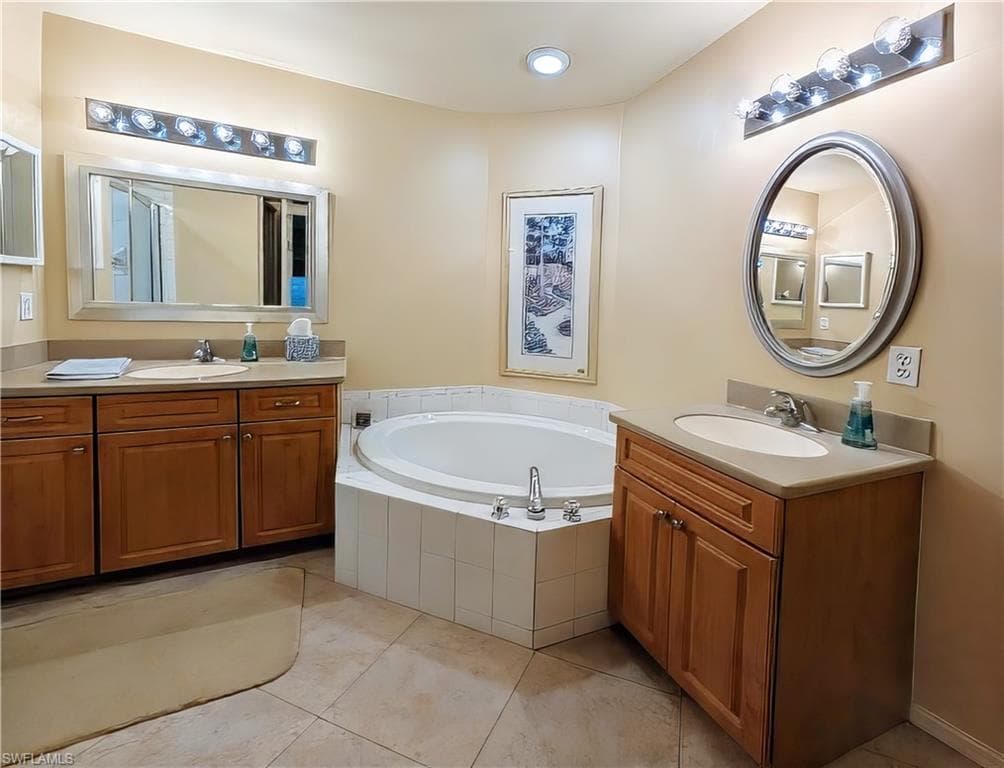 7805 Woodbrook Cir 1, Naples, FL 34104-27