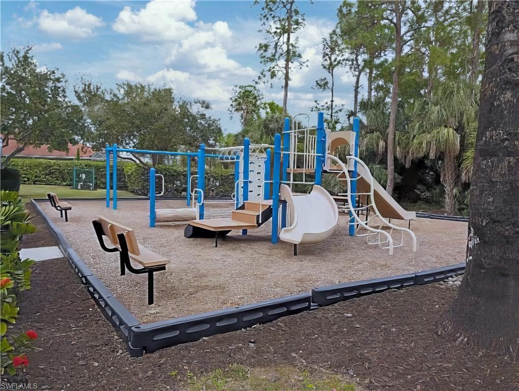 7805 Woodbrook Cir 1, Naples, FL 34104-48