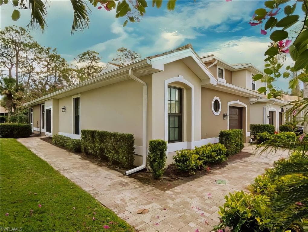 7805 Woodbrook Cir 1, Naples, FL 34104-4