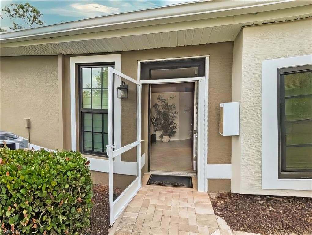 7805 Woodbrook Cir 1, Naples, FL 34104-5