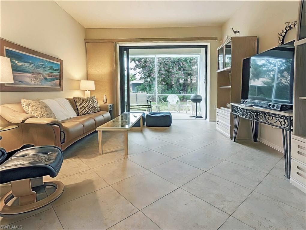 7805 Woodbrook Cir 1, Naples, FL 34104-7