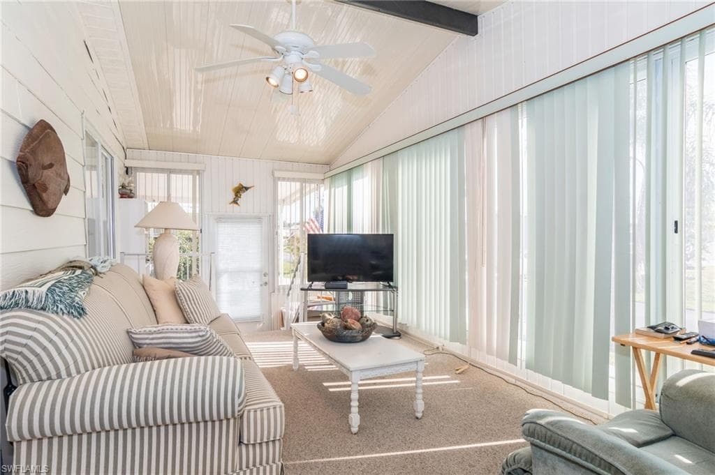 204 Grosbeak Ln, Naples, FL 34114-9