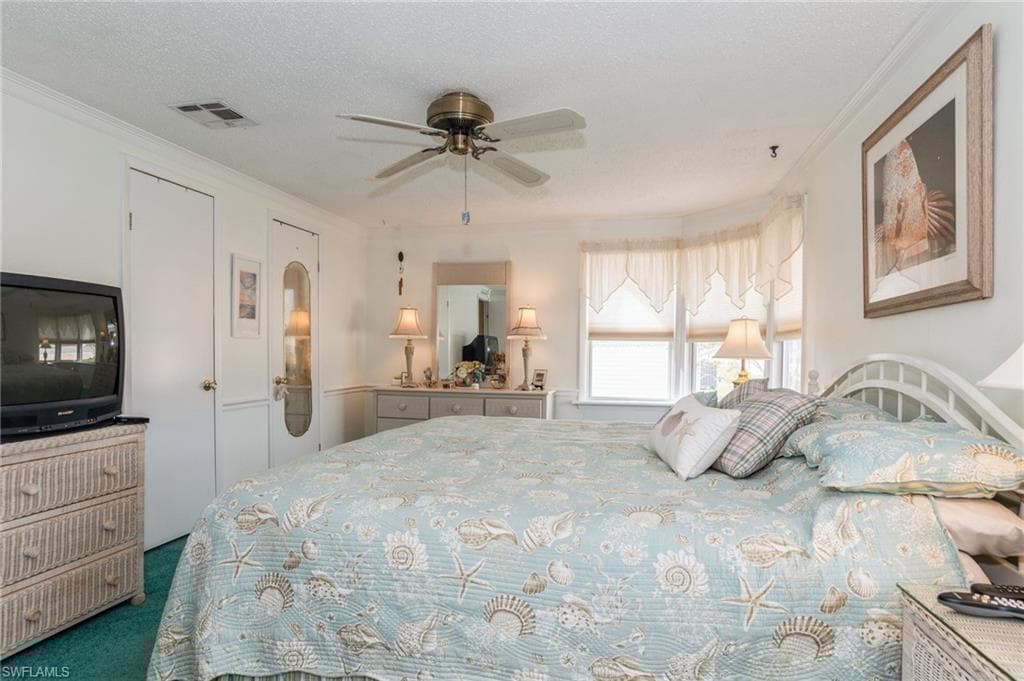 204 Grosbeak Ln, Naples, FL 34114-11
