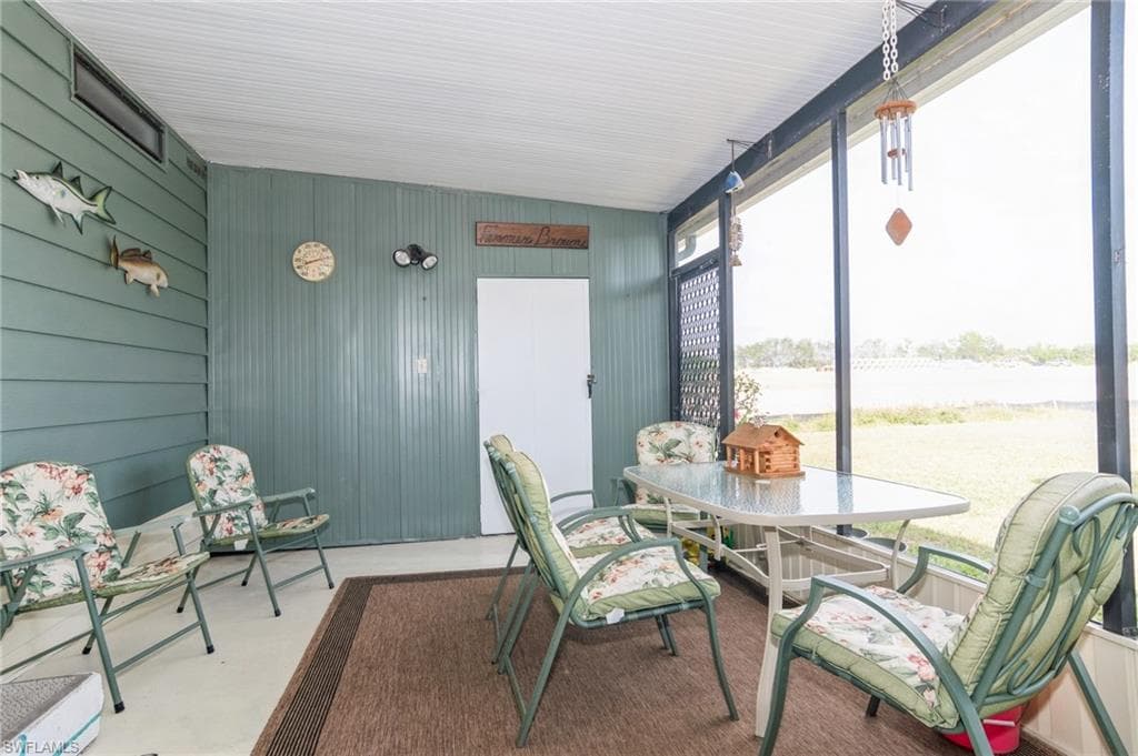 204 Grosbeak Ln, Naples, FL 34114-16