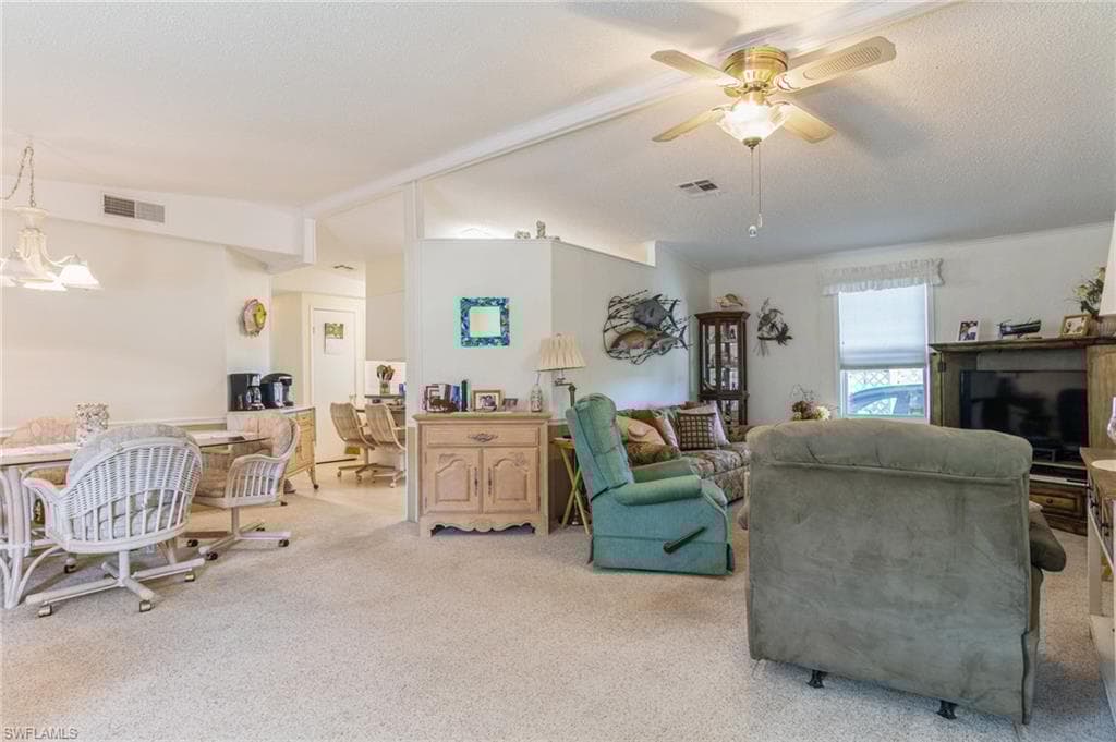 204 Grosbeak Ln, Naples, FL 34114-5