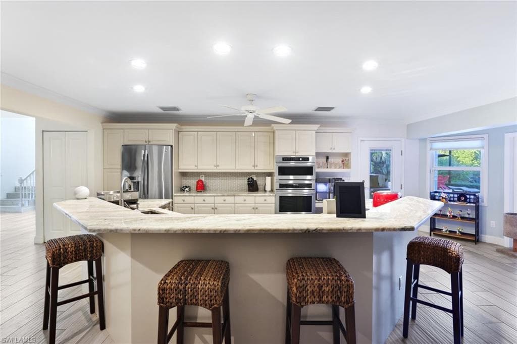 6516 Trail Blvd, Naples, FL 34108-10