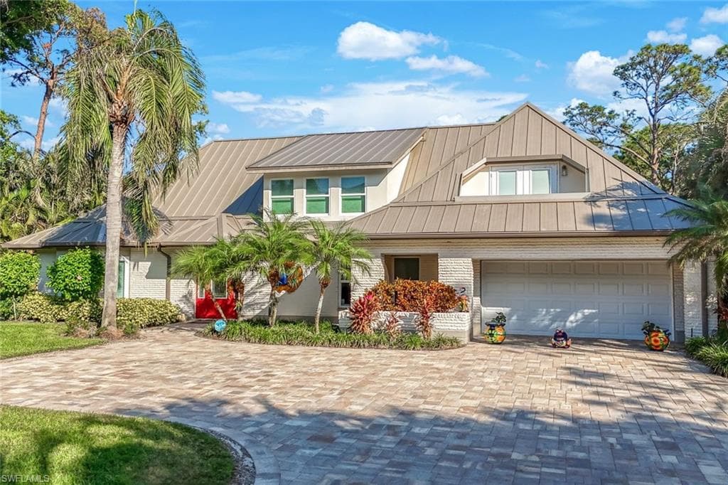 6516 Trail Blvd, Naples, FL 34108-2