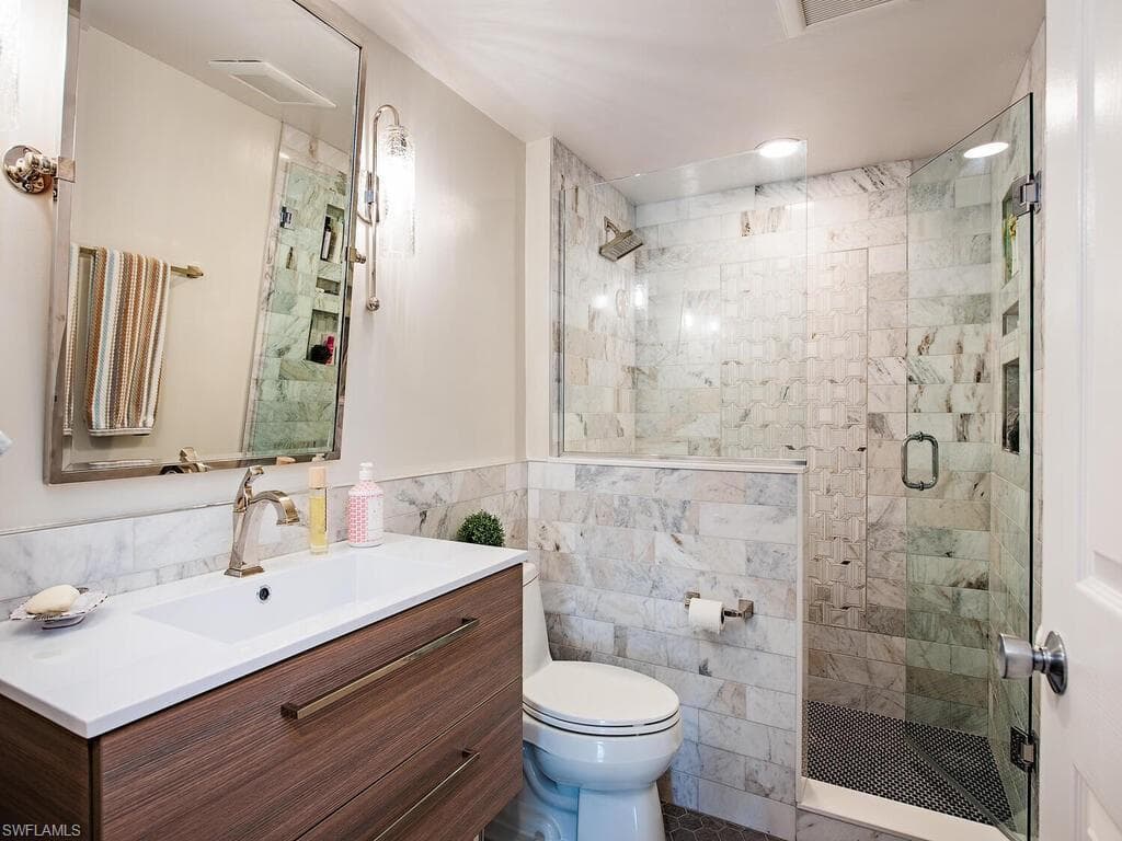 25 Bluebill Ave A-401, Naples, FL 34108-22