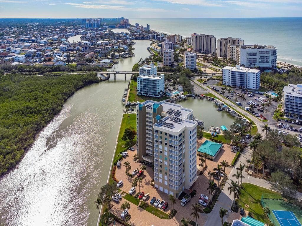 25 Bluebill Ave A-401, Naples, FL 34108-32