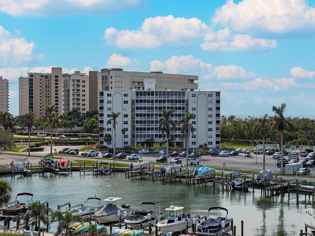 25 Bluebill Ave A-401, Naples, FL 34108-3