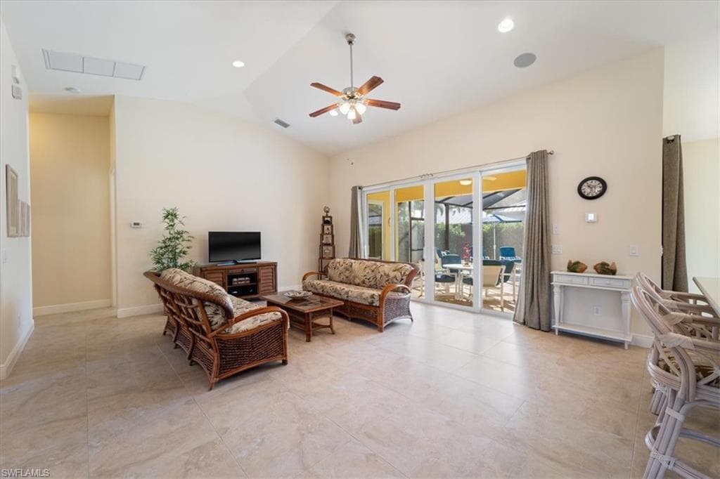 732 7th Ave N, Naples, FL 34102-11