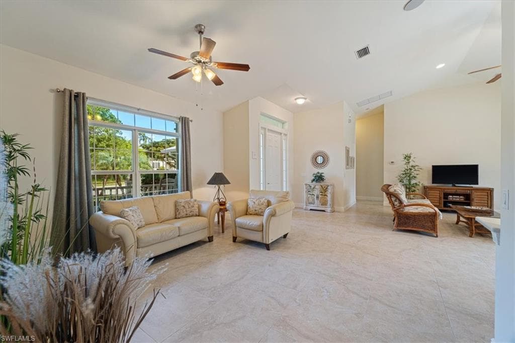 732 7th Ave N, Naples, FL 34102-12
