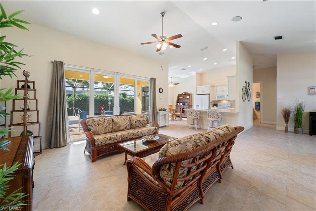 732 7th Ave N, Naples, FL 34102-13