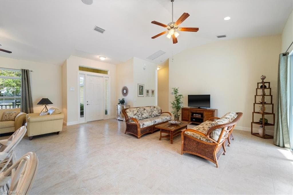 732 7th Ave N, Naples, FL 34102-14
