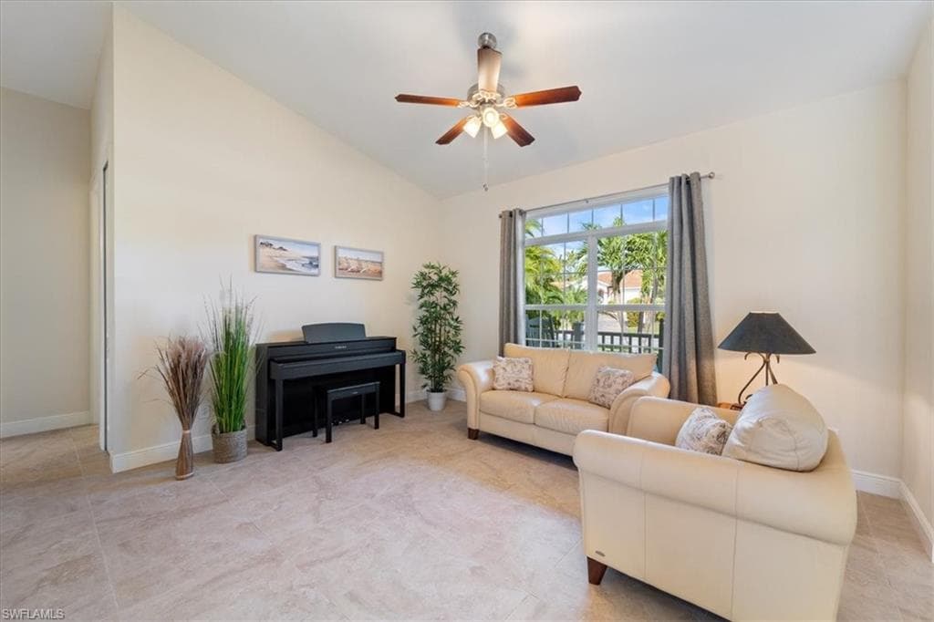 732 7th Ave N, Naples, FL 34102-15