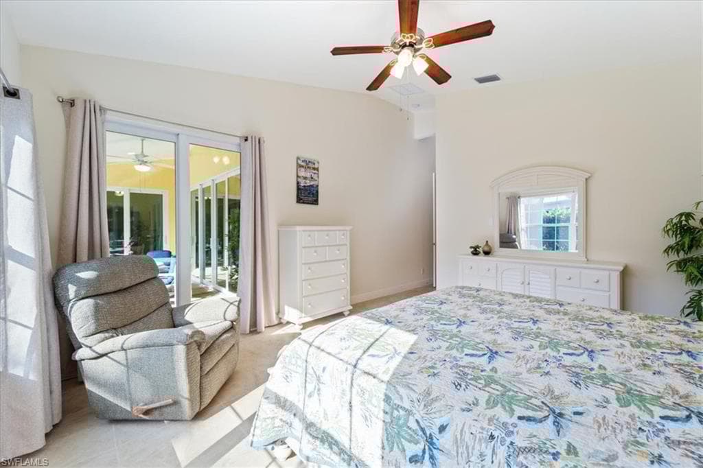 732 7th Ave N, Naples, FL 34102-22
