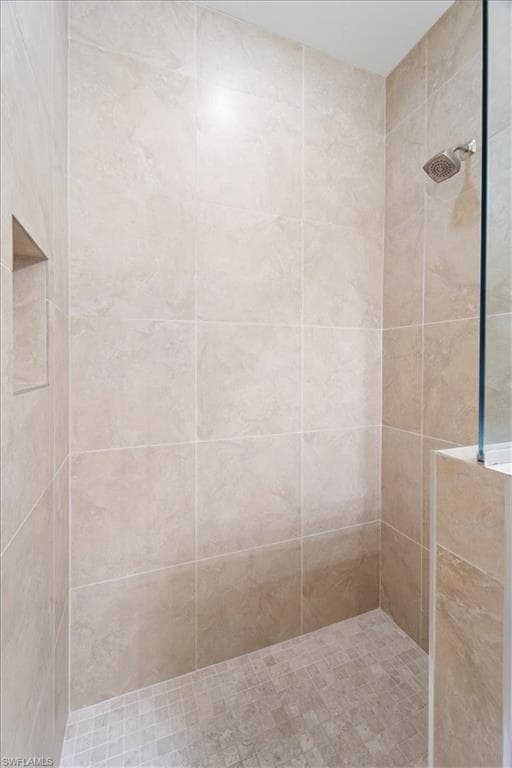 732 7th Ave N, Naples, FL 34102-26