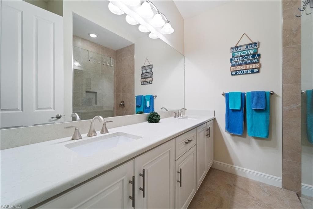 732 7th Ave N, Naples, FL 34102-29