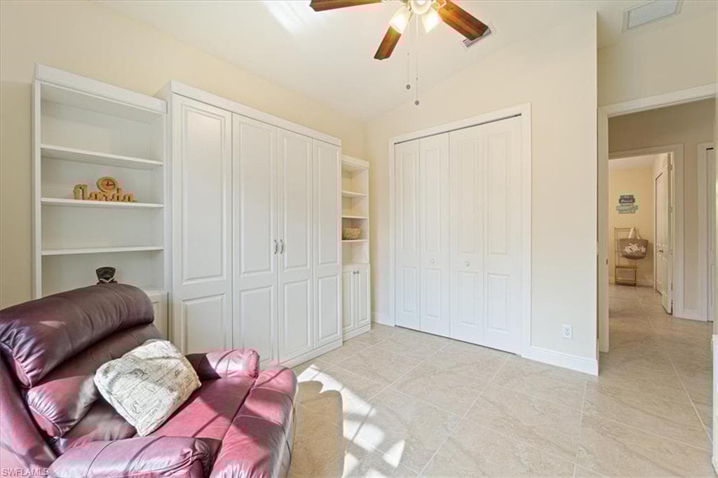 732 7th Ave N, Naples, FL 34102-32