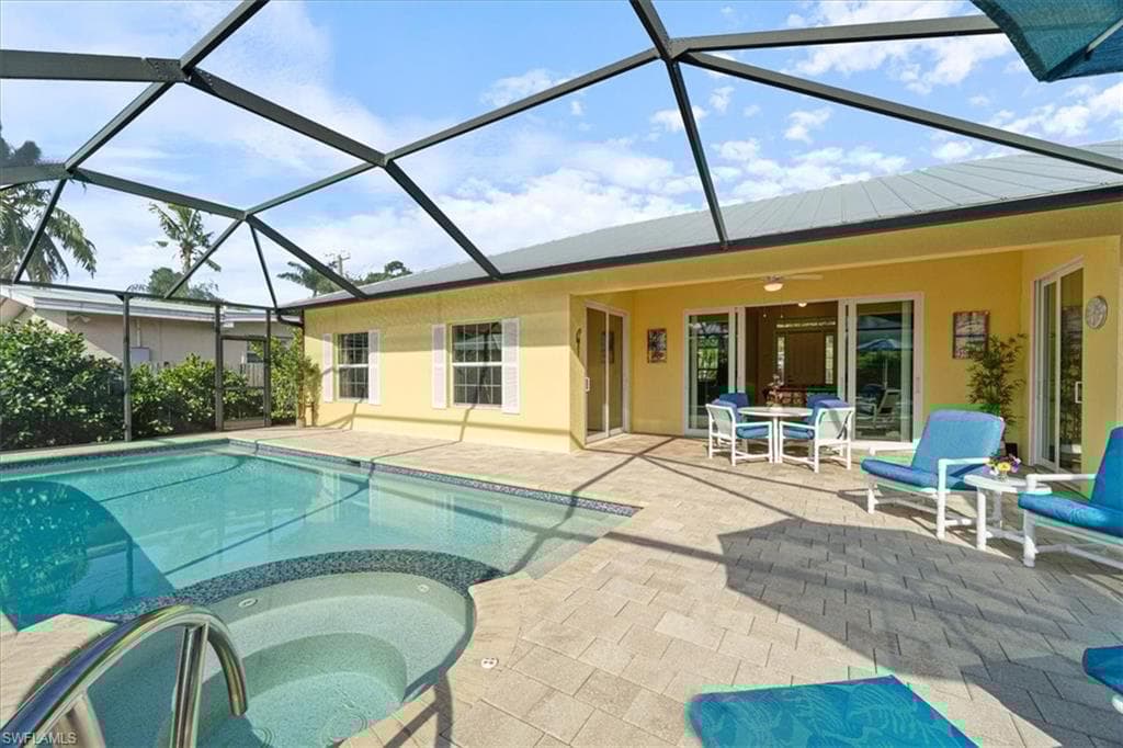 732 7th Ave N, Naples, FL 34102-39