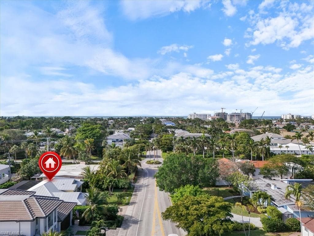 732 7th Ave N, Naples, FL 34102-4