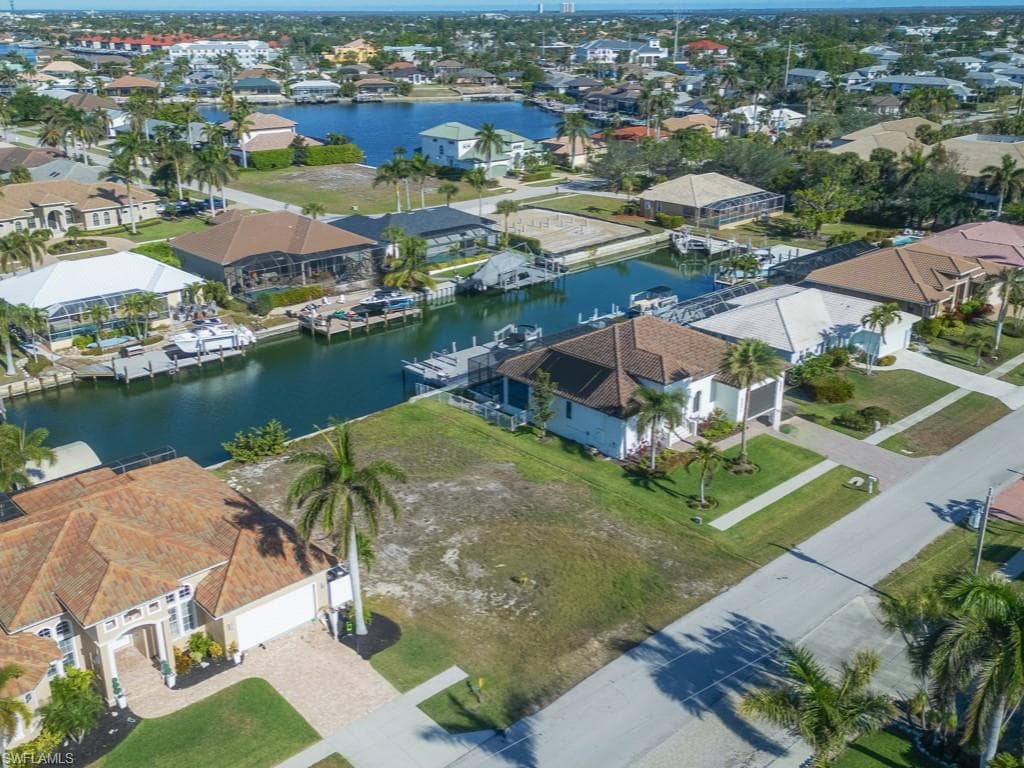1224 Mistletoe Ct, Marco Island, FL 34145-5