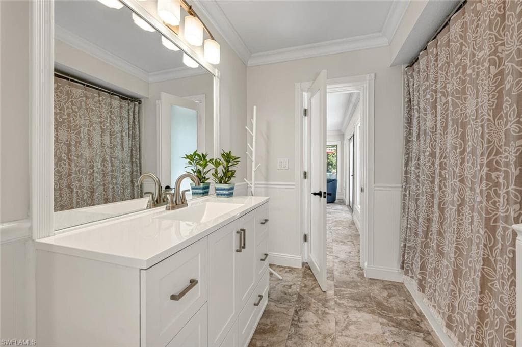 241 25th St NW, Naples, FL 34120-14