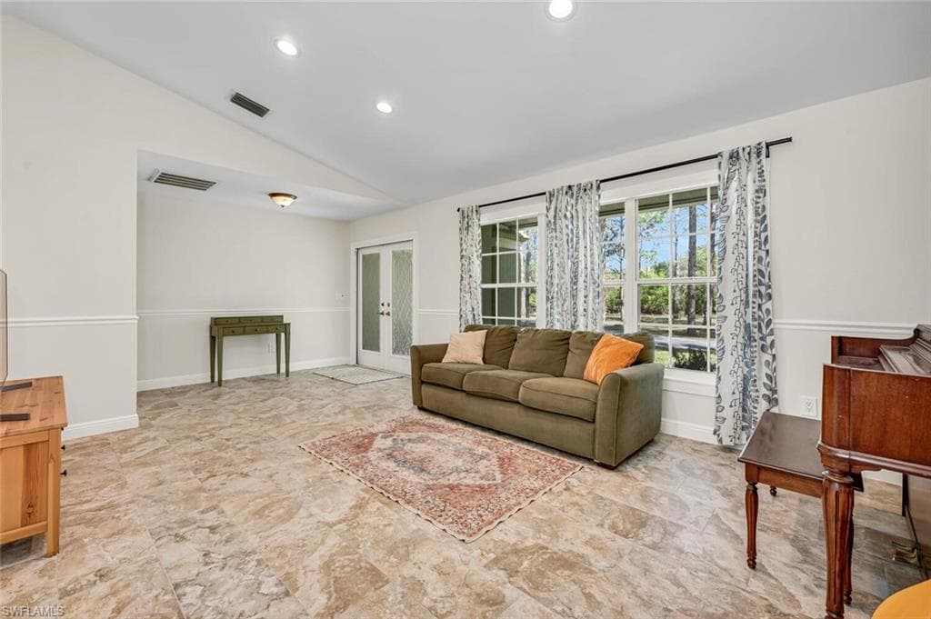 241 25th St NW, Naples, FL 34120-17