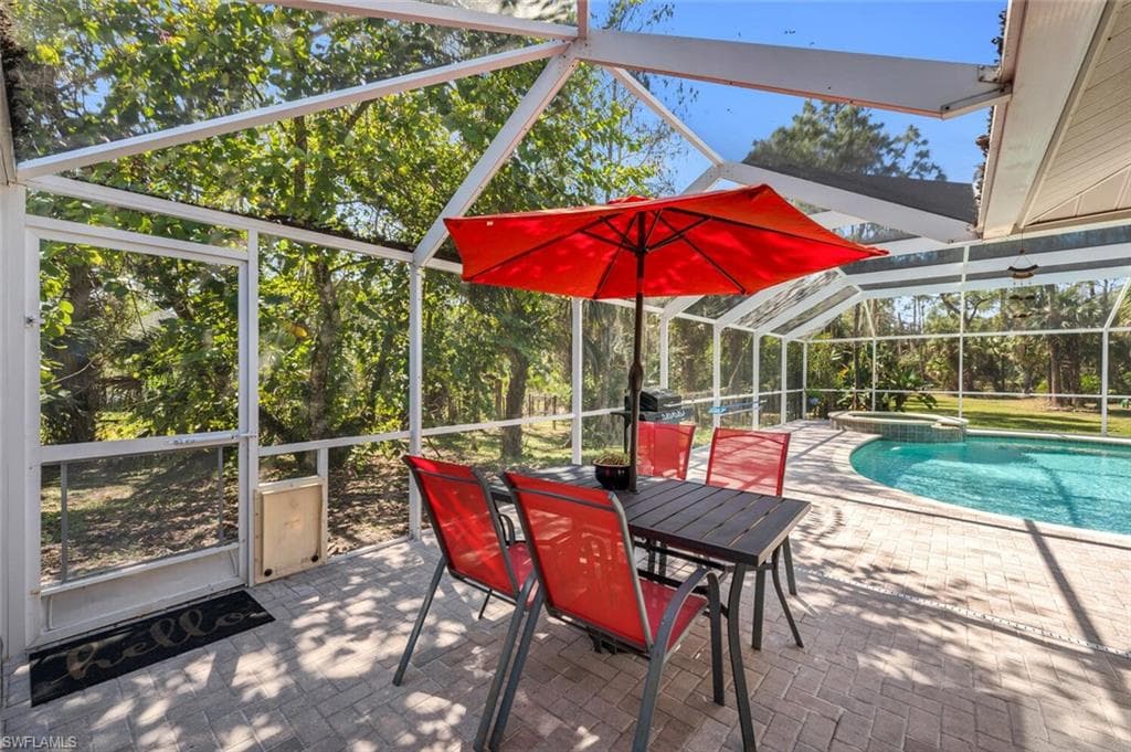 241 25th St NW, Naples, FL 34120-20