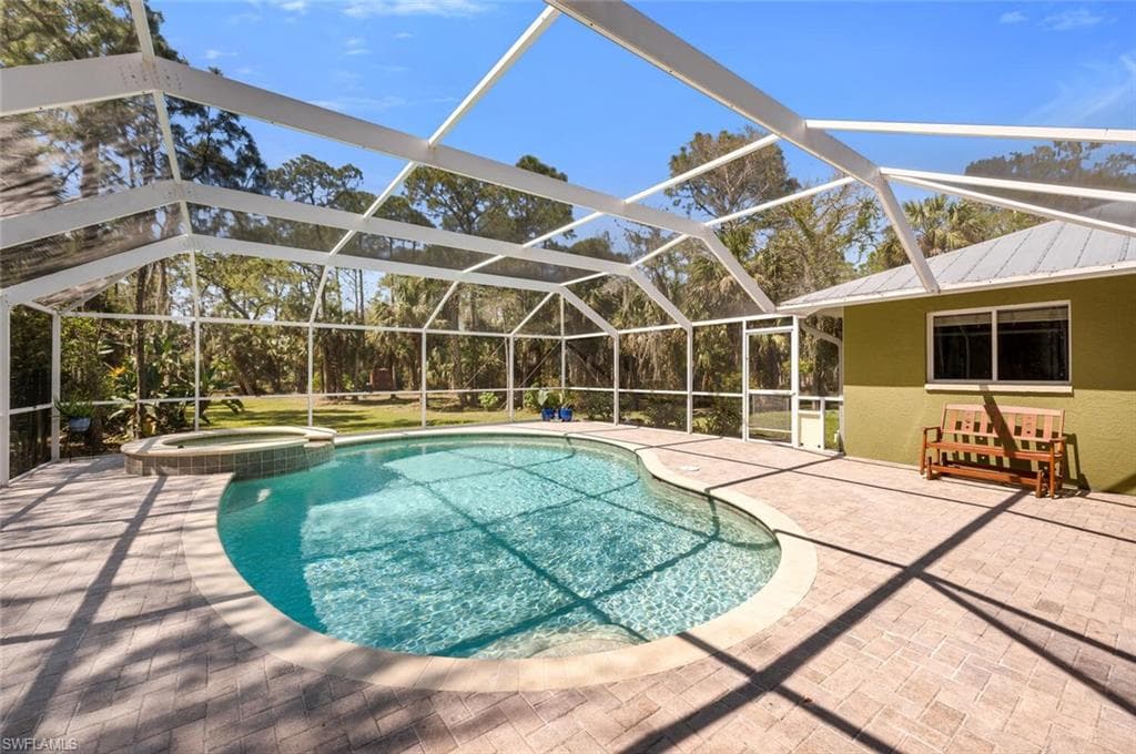241 25th St NW, Naples, FL 34120-5