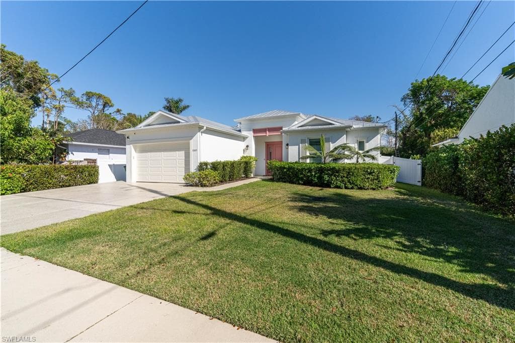 8085 Bayshore Dr, Naples, FL 34112-4