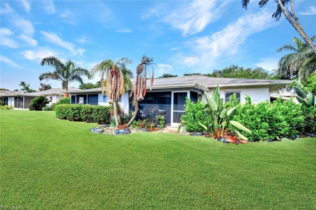171 Crown Dr 10, Naples, FL 34110-18