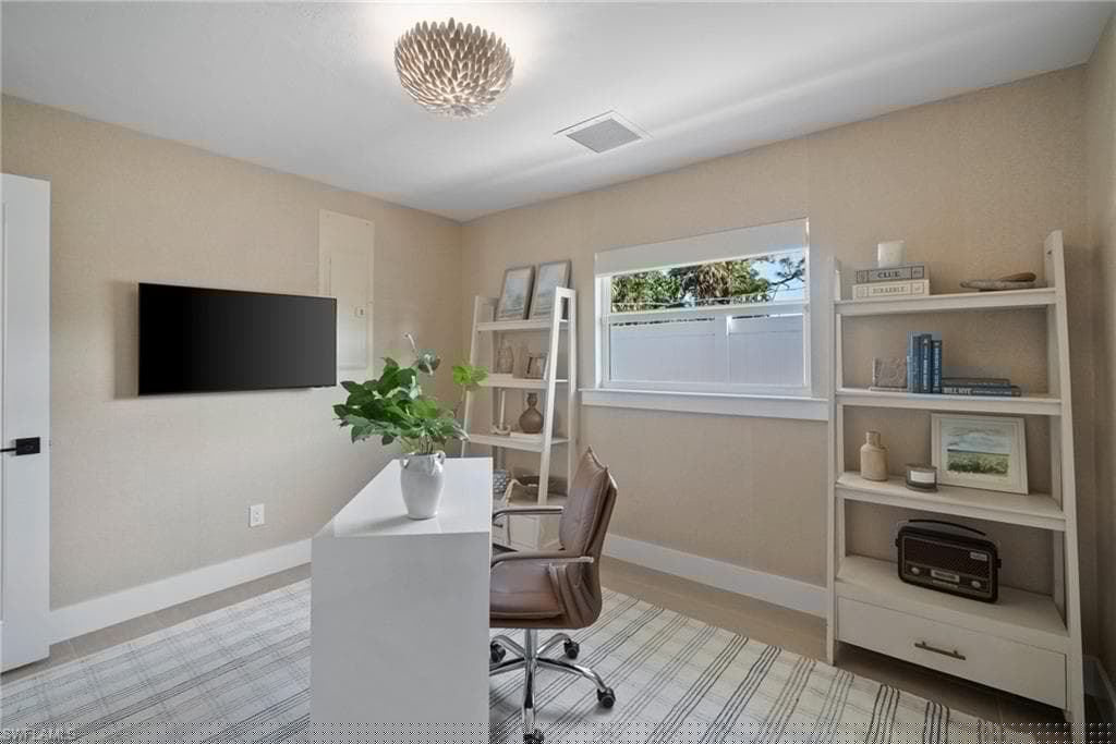 521 94th Ave N, Naples, FL 34108-14