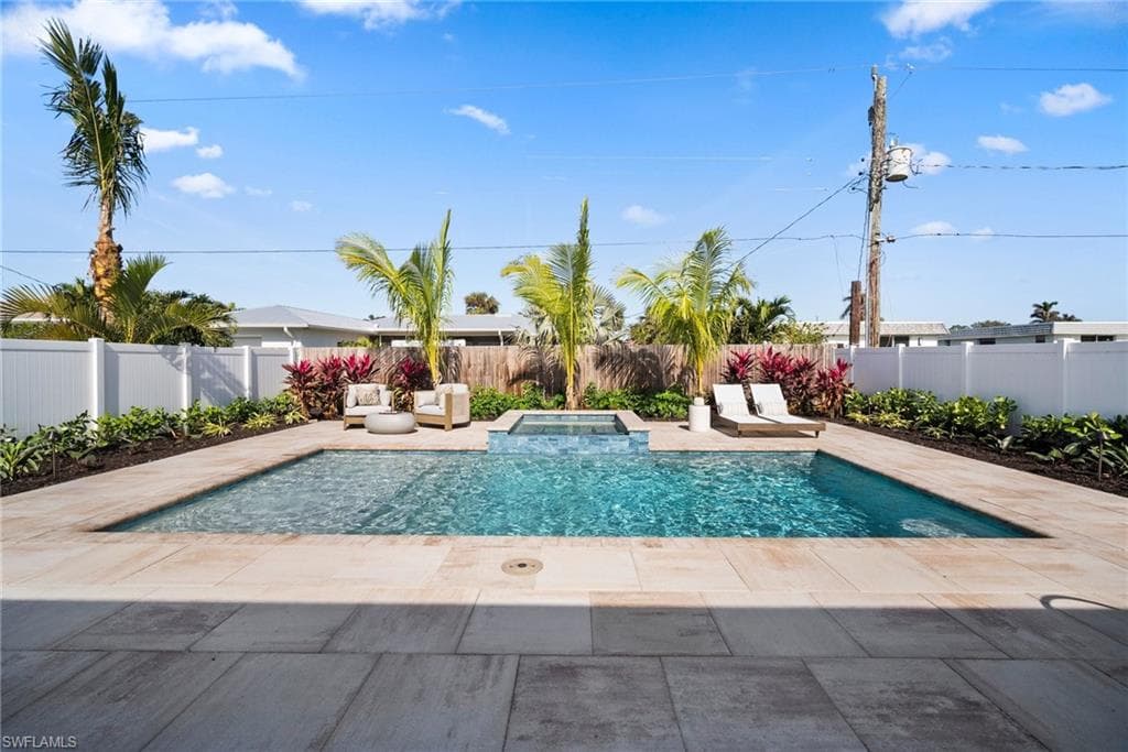 521 94th Ave N, Naples, FL 34108-31