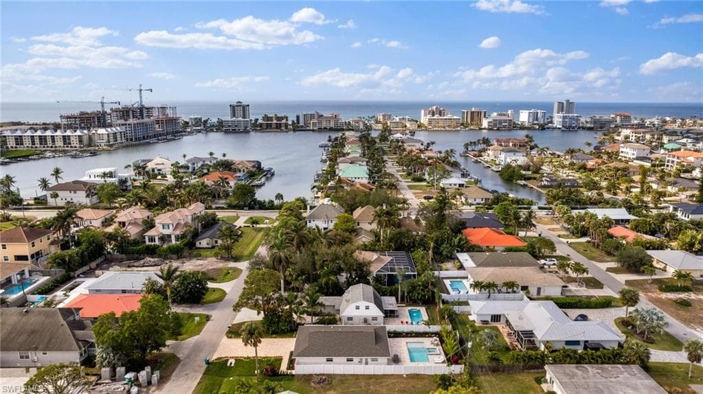 521 94th Ave N, Naples, FL 34108-43