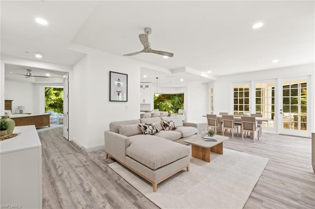 101 Colonade Cir 102, Naples, FL 34103-2