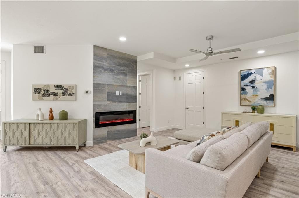 101 Colonade Cir 102, Naples, FL 34103-4