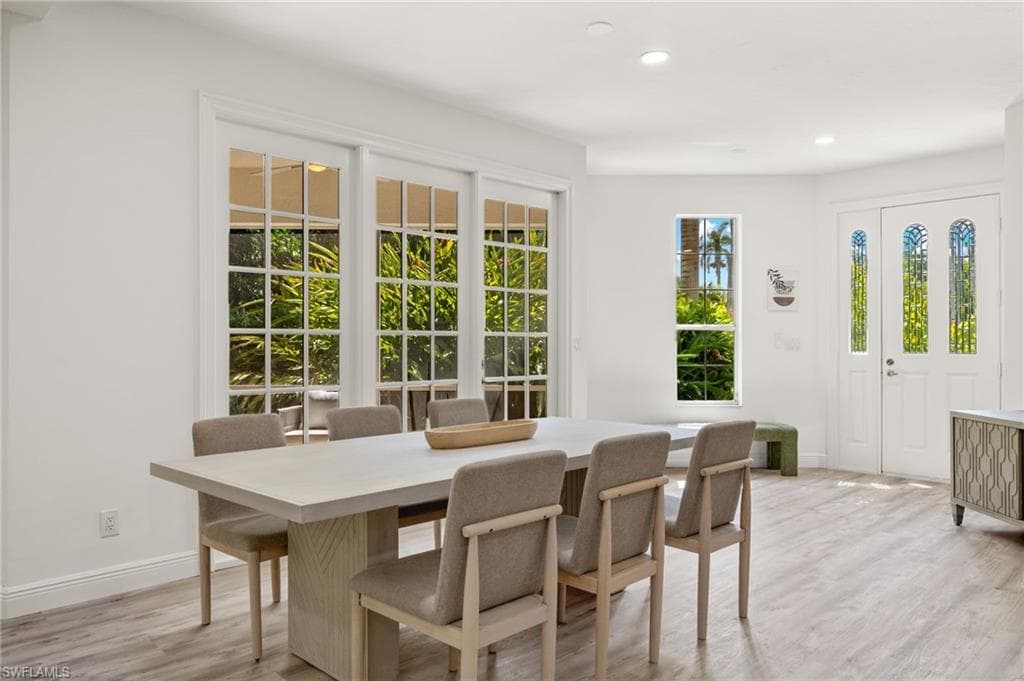101 Colonade Cir 102, Naples, FL 34103-5