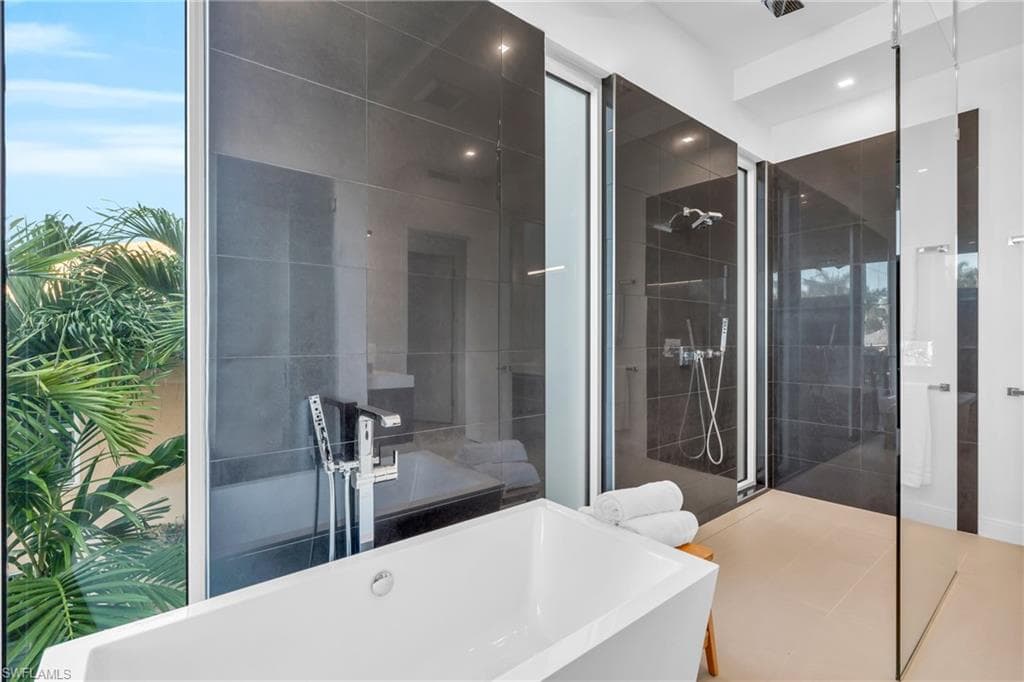 1559 Chesapeake Ave 1559, Naples, FL 34102-16