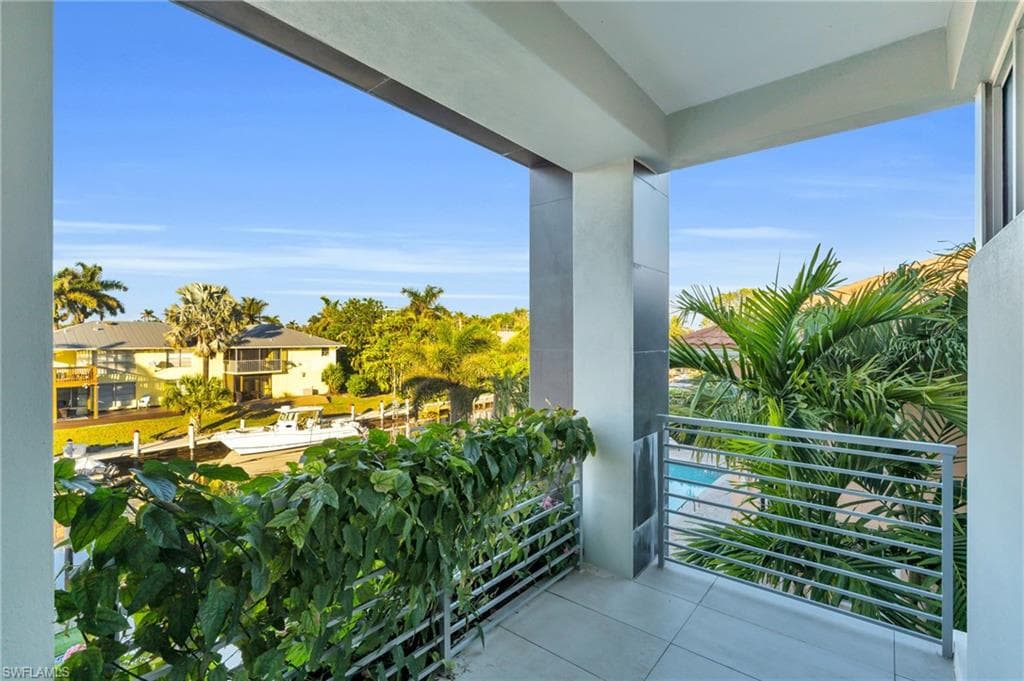 1559 Chesapeake Ave 1559, Naples, FL 34102-23