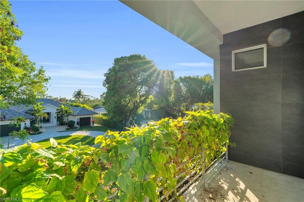 1559 Chesapeake Ave 1559, Naples, FL 34102-24