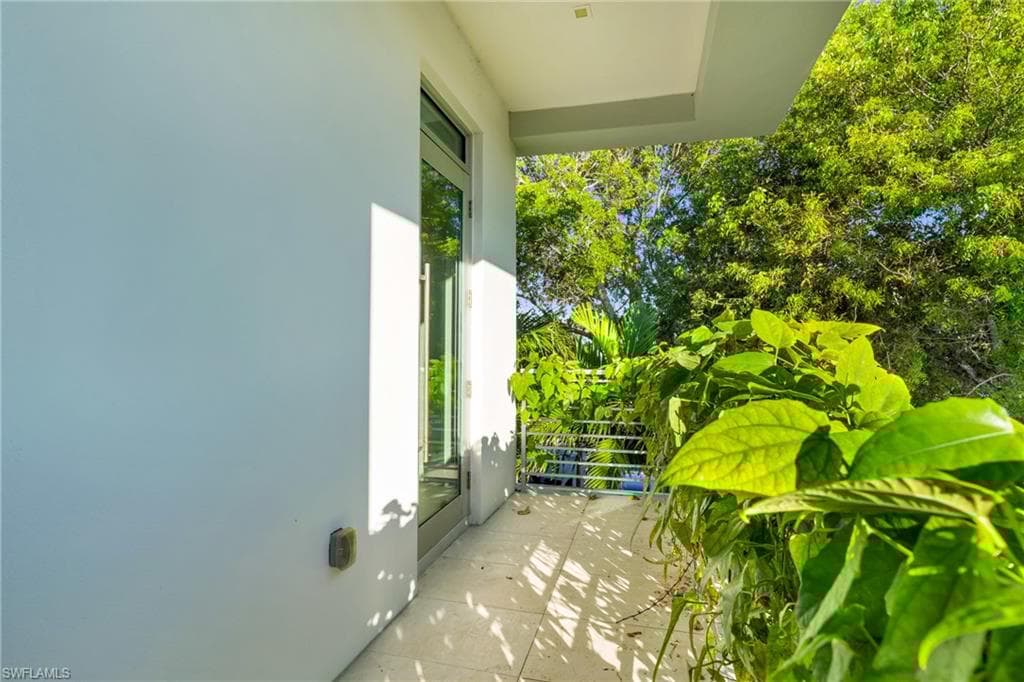 1559 Chesapeake Ave 1559, Naples, FL 34102-25